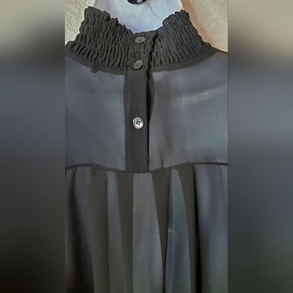 Boohoo Black Sheer Long  Sleeve Smocked Cuff &  Mock Neck Blouse Size 8 - Picture 7 of 9